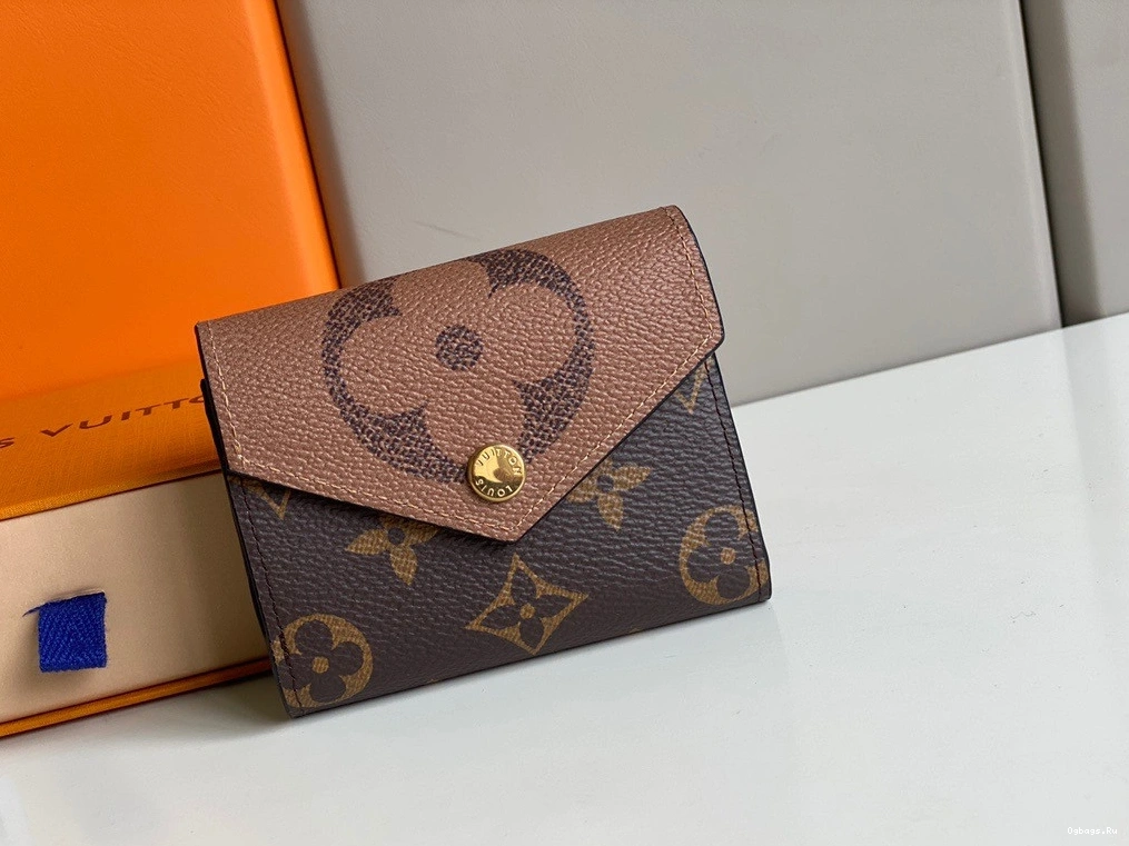 LOUIS ZOÉ WALLET VUITTON 0322